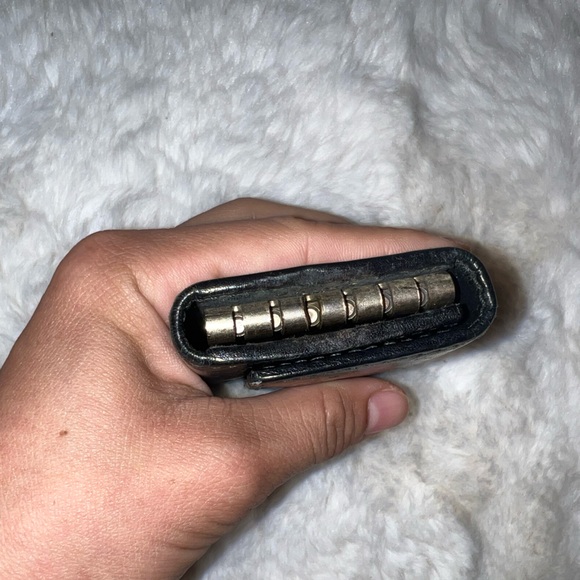 Gucci 6 key holder case. - Picture 3 of 6